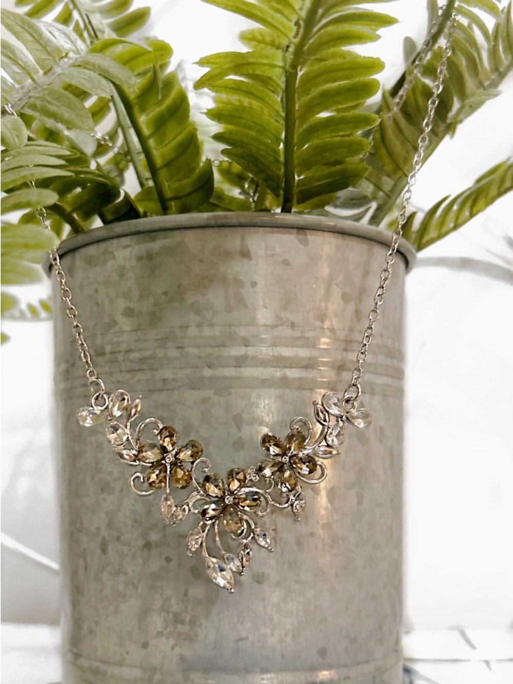 Silver Floral Crystal Necklacei - Elegant Silver Tone Statement